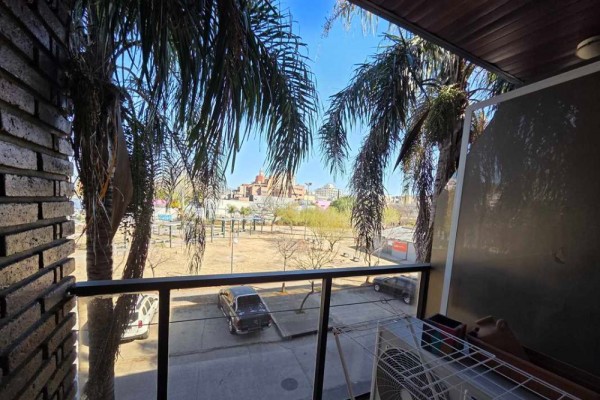 Hermoso Departamento Torre Serena, 2 dormitorios, patio, cochera, balcón a la calle, pileta hermosas vistas 