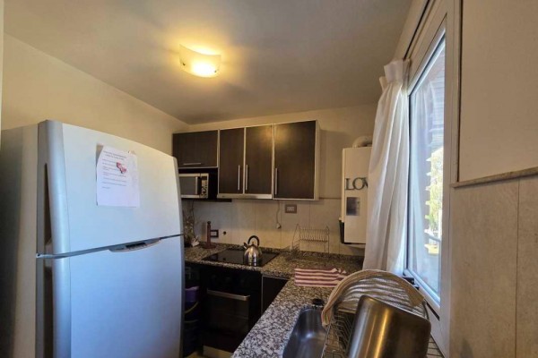 Hermoso Departamento Torre Serena, 2 dormitorios, patio, cochera, balcón a la calle, pileta hermosas vistas 