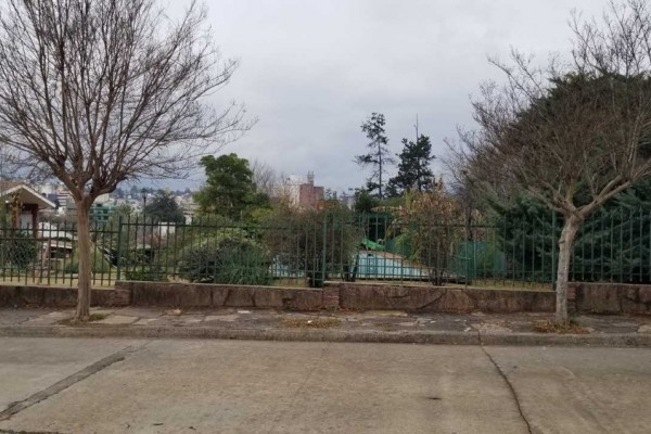 Oportunidad casona con amplio terreno ideal para subdividir 