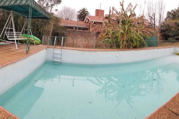 Oportunidad casona con amplio terreno ideal para subdividir 