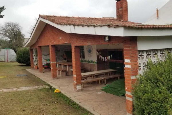 Oportunidad casona con amplio terreno ideal para subdividir 