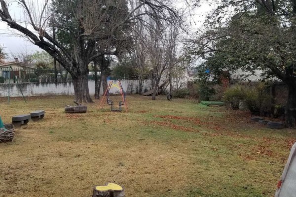 Oportunidad casona con amplio terreno ideal para subdividir 