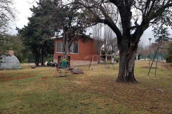 Oportunidad casona con amplio terreno ideal para subdividir 