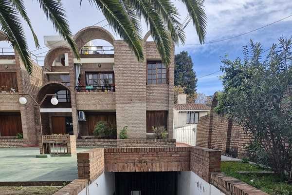 OPORTUNIDAD 1 dormitorio, cocina comedor, 1 baño, patio, cochera B° Santa Rita