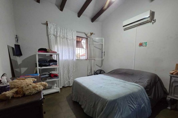 Casa de 2 dor con Hermoso departamento independiente en calle Alsina