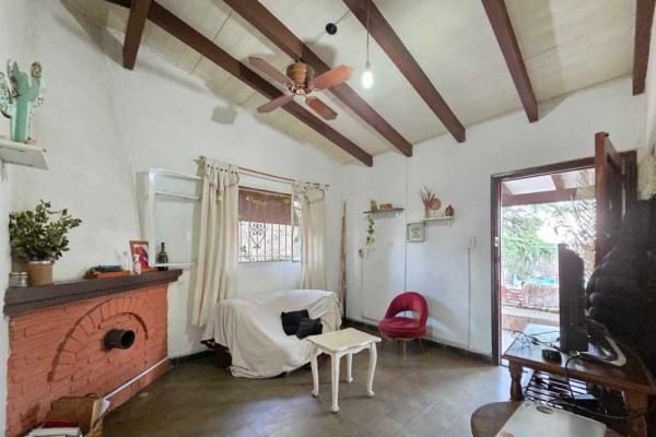 Casa de 2 dor con Hermoso departamento independiente en calle Alsina