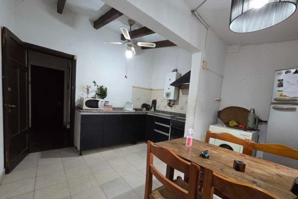 Casa de 2 dor con Hermoso departamento independiente en calle Alsina