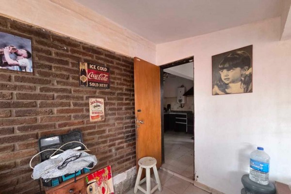 Casa de 2 dor con Hermoso departamento independiente en calle Alsina