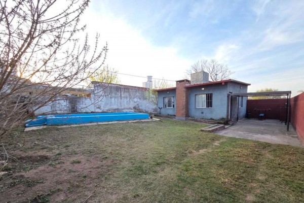 Casa de 2 dor con Hermoso departamento independiente en calle Alsina