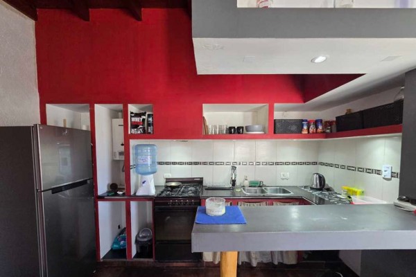 Casa de 2 dor con Hermoso departamento independiente en calle Alsina