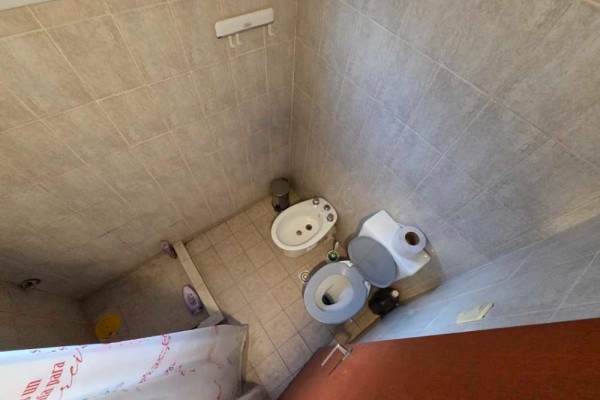 Casa de 2 dor con Hermoso departamento independiente en calle Alsina