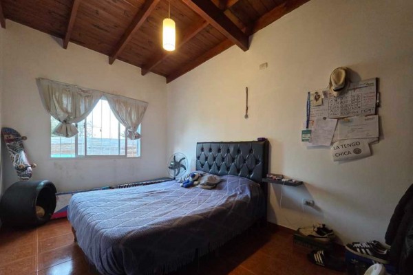Casa de 2 dor con Hermoso departamento independiente en calle Alsina