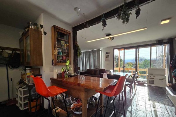 Hermosa casa en 3 plantas B° Las Vertientes 2 dormitorios con pileta y hermosa vista
