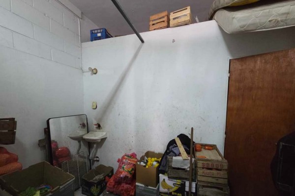 Oportunidad, edificio con 4 locales y 5 despartamentos venta en bloque 