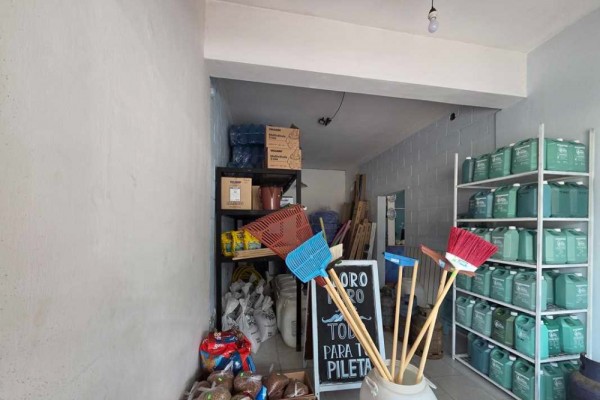 Oportunidad, edificio con 4 locales y 5 despartamentos venta en bloque 