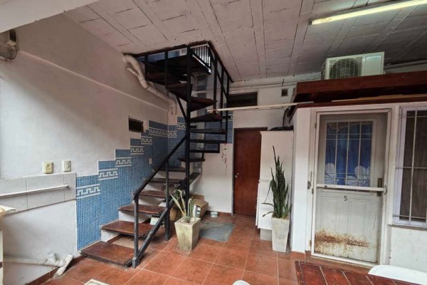Oportunidad, edificio con 4 locales y 5 despartamentos venta en bloque 