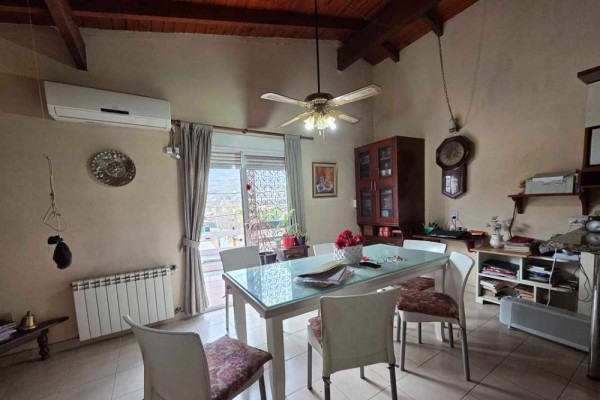 Oportunidad, edificio con 4 locales y 5 despartamentos venta en bloque 