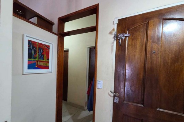 Oportunidad, edificio con 4 locales y 5 despartamentos venta en bloque 