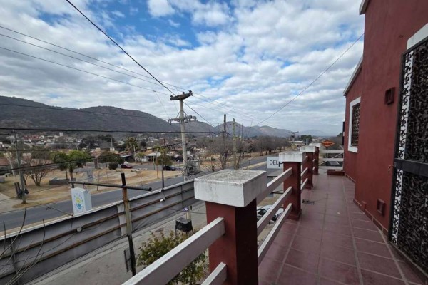 Oportunidad, edificio con 4 locales y 5 despartamentos venta en bloque 