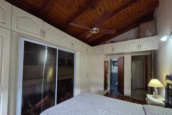 Oportunidad, edificio con 4 locales y 5 despartamentos venta en bloque 