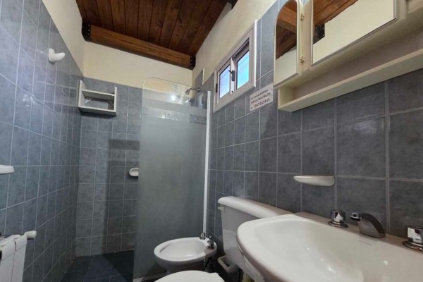 Oportunidad, edificio con 4 locales y 5 despartamentos venta en bloque 