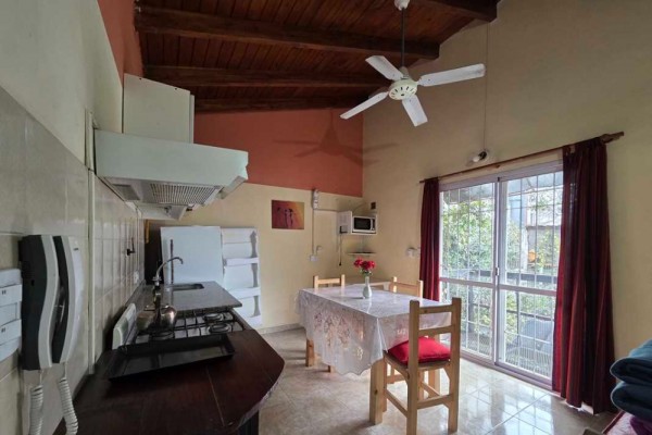 Oportunidad, edificio con 4 locales y 5 despartamentos venta en bloque 
