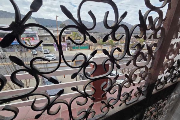 Oportunidad, edificio con 4 locales y 5 despartamentos venta en bloque 