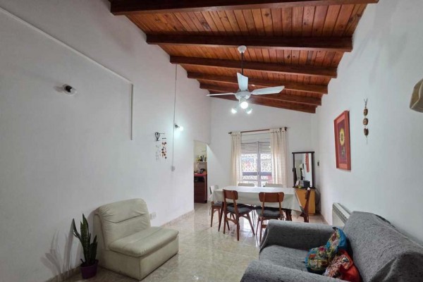 Oportunidad, edificio con 4 locales y 5 despartamentos venta en bloque 