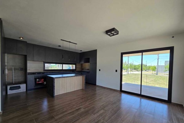 Hermosa casa de categoría Tejas 4 Malagueño 3 dormitorios con pileta excelente Renta