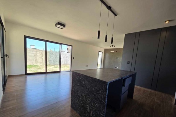 Hermosa casa de categoría Tejas 4 Malagueño 3 dormitorios con pileta excelente Renta