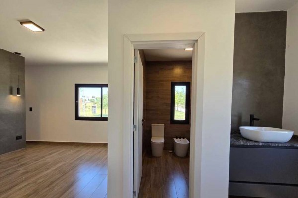 Hermosa casa de categoría Tejas 4 Malagueño 3 dormitorios con pileta excelente Renta