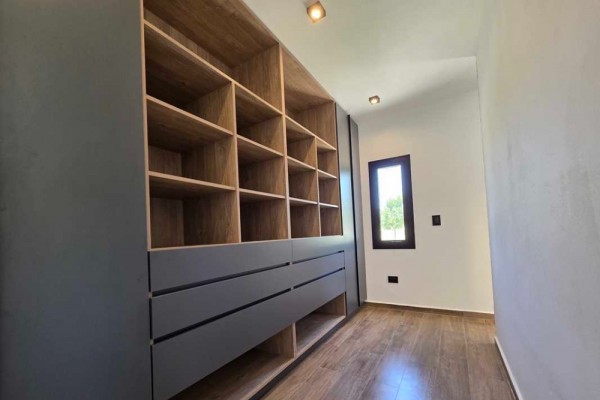 Hermosa casa de categoría Tejas 4 Malagueño 3 dormitorios con pileta excelente Renta