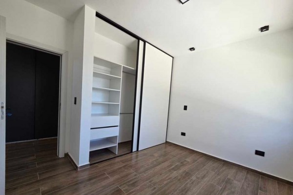 Hermosa casa de categoría Tejas 4 Malagueño 3 dormitorios con pileta excelente Renta