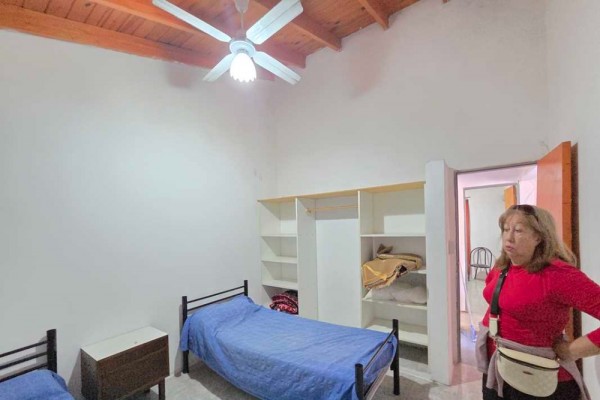 HOPORTUNIDAD - Complejo Local comercial, y 2 departamentos sobre Av. Los Sauces