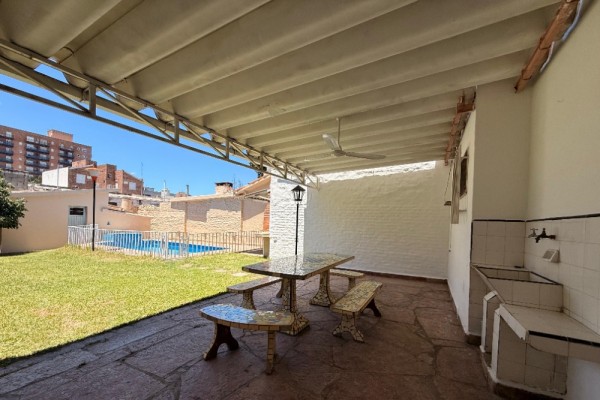 CASA ALQUILER ANUAL - PLANO CENTRO CARLOS PAZ