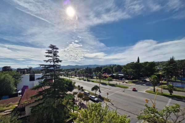 Hermoso Departamento 2 dormitorios con amplia cochera - Edificio Bamba