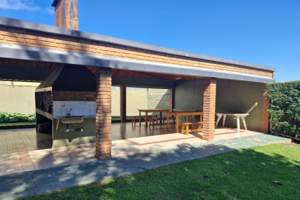 Hermoso Departamento 2 dormitorios con amplia cochera - Edificio Bamba