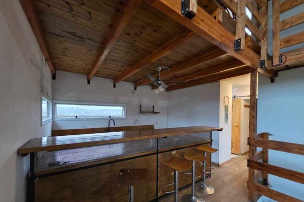 Estancia Vieja, 3 habitaciones, 1 baño, amplia cocina estar comedor, amplio parque