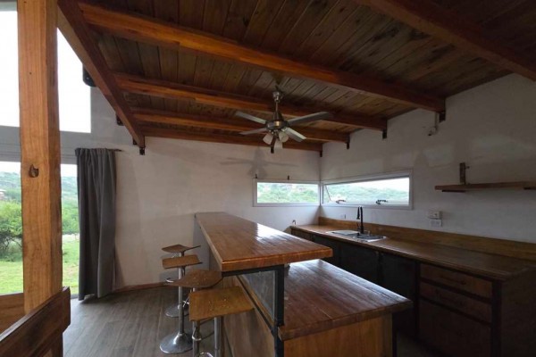 Estancia Vieja, 3 habitaciones, 1 baño, amplia cocina estar comedor, amplio parque