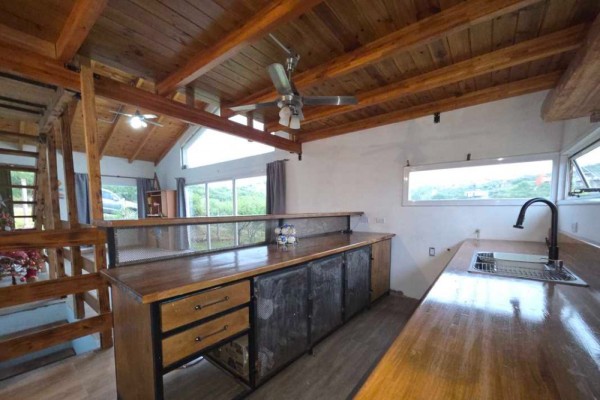 Estancia Vieja, 3 habitaciones, 1 baño, amplia cocina estar comedor, amplio parque