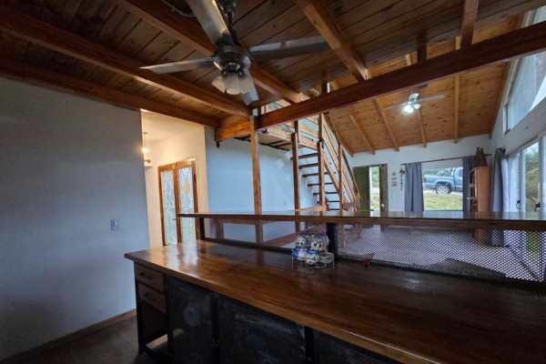 Estancia Vieja, 3 habitaciones, 1 baño, amplia cocina estar comedor, amplio parque