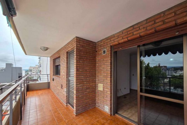 OPORTUNIDAD, Edificio Acuario II - 2 dormitorios, 2 baños (1 en suite), amplia cocina estar comedor, cochera, balcón terraza