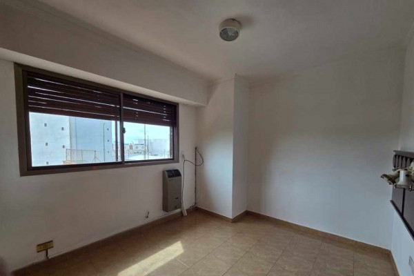 OPORTUNIDAD, Edificio Acuario II - 2 dormitorios, 2 baños (1 en suite), amplia cocina estar comedor, cochera, balcón terraza