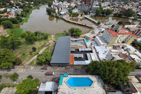 OPORTUNIDAD, Edificio Acuario II - 2 dormitorios, 2 baños (1 en suite), amplia cocina estar comedor, cochera, balcón terraza