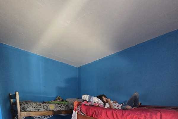 Oportunidad para reciclar - 2 casas y un Departamento, sobre Av Los Sauces 