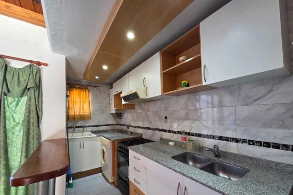 Duplex complejo  Los Cerezos, 2 dormitorios, patio, cochera, complejo con pileta, 