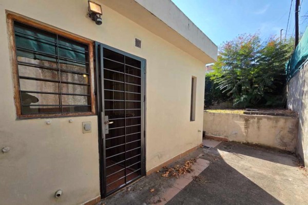 Casa zona Costa Azul a metros del Colegio 2 dormitorios mas 1 muy pequeño pileta quincho