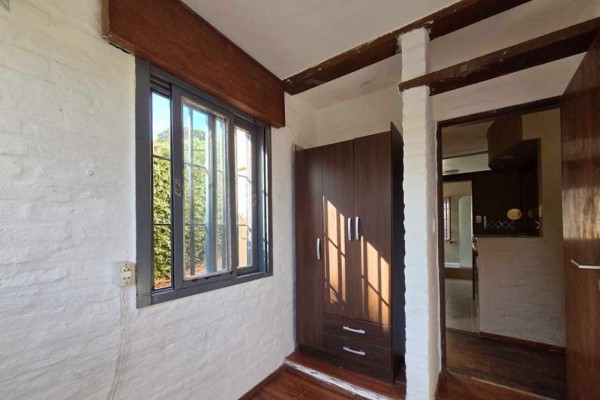 Casa zona Costa Azul a metros del Colegio 2 dormitorios mas 1 muy pequeño pileta quincho