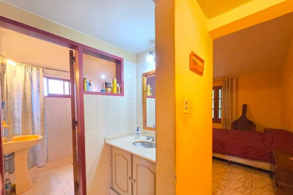 Muy linda casa B° José Muñoz 4 dormitorios, 4 baños, amplio parque