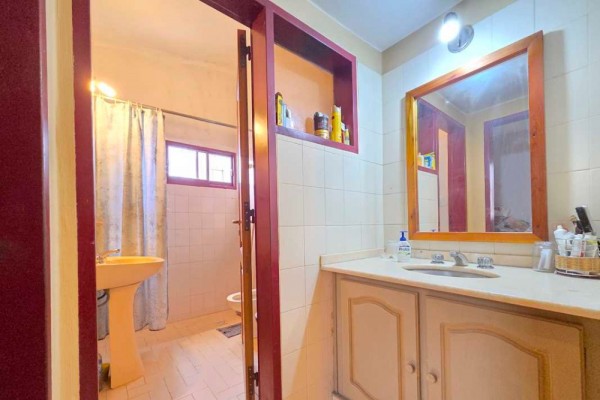 Muy linda casa B° José Muñoz 4 dormitorios, 4 baños, amplio parque